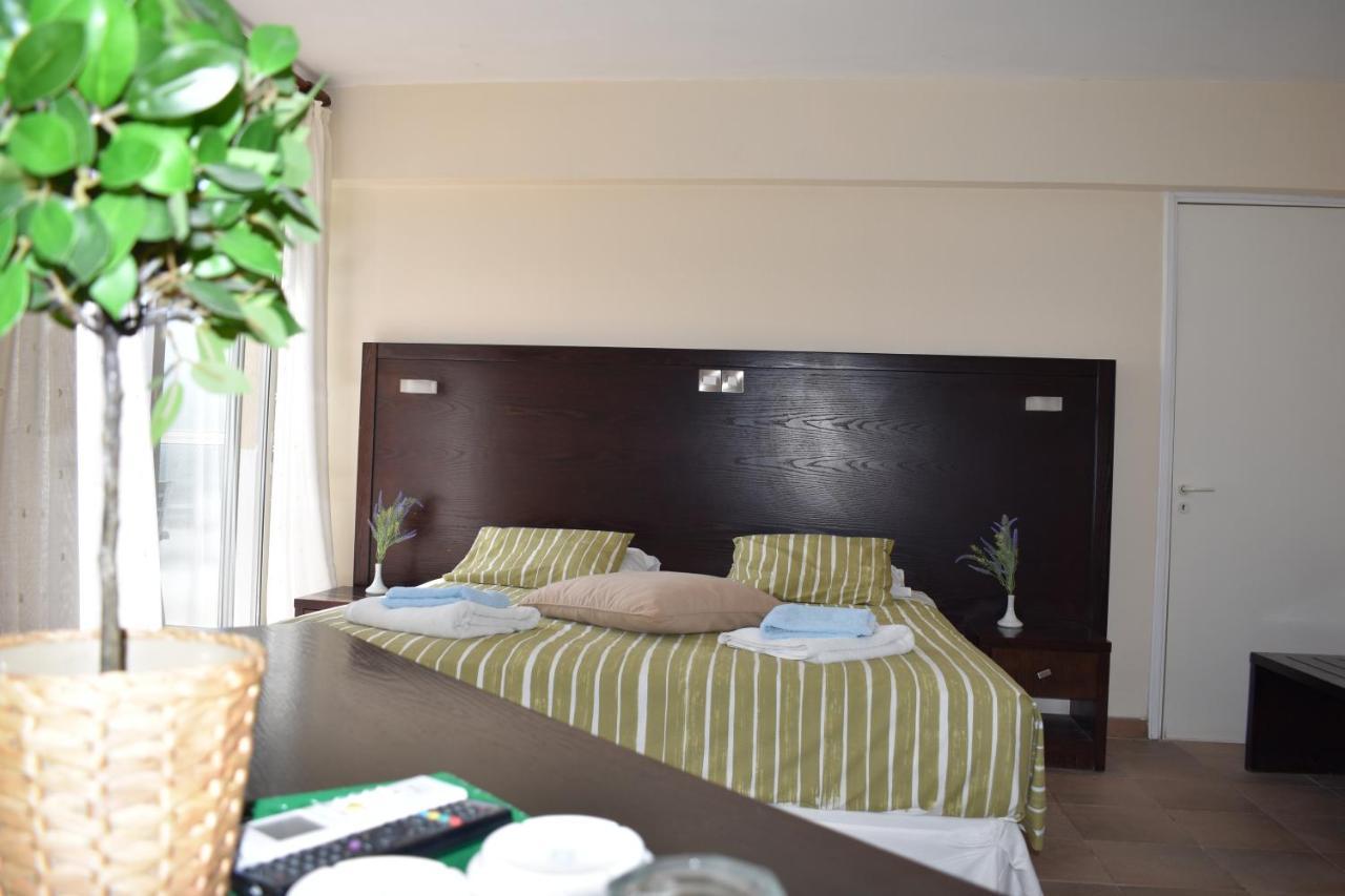 Andreas & Melanie Beach Hotel Гавернос-Бич Экстерьер фото