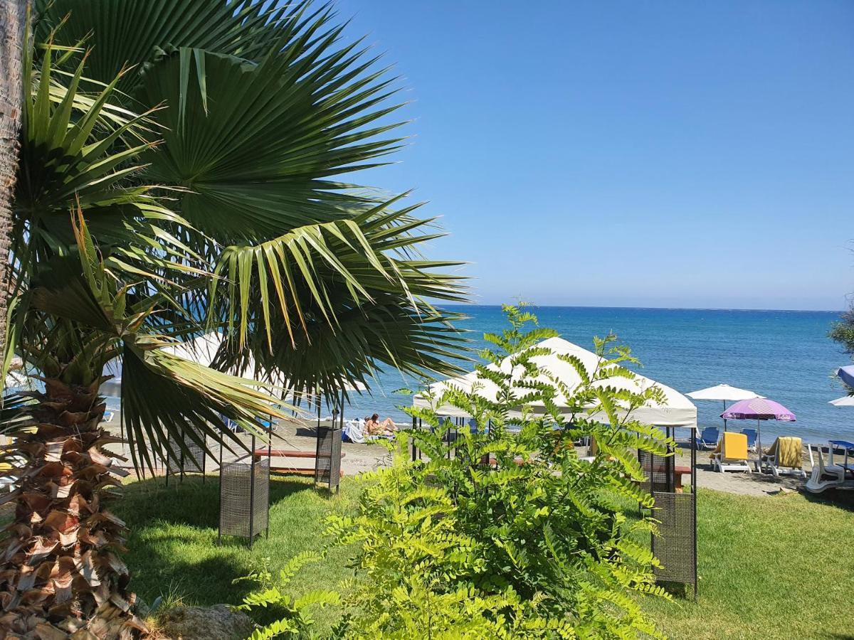 Andreas & Melanie Beach Hotel Гавернос-Бич Экстерьер фото